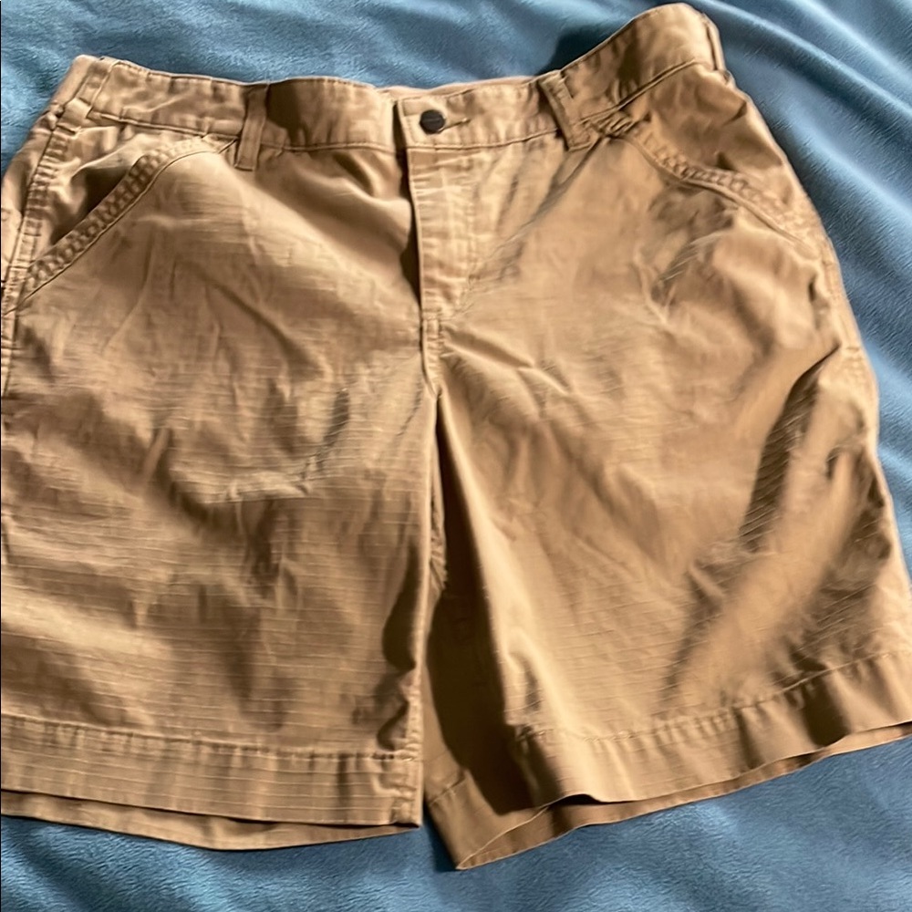 Carhart women’s size 14 tan work shorts